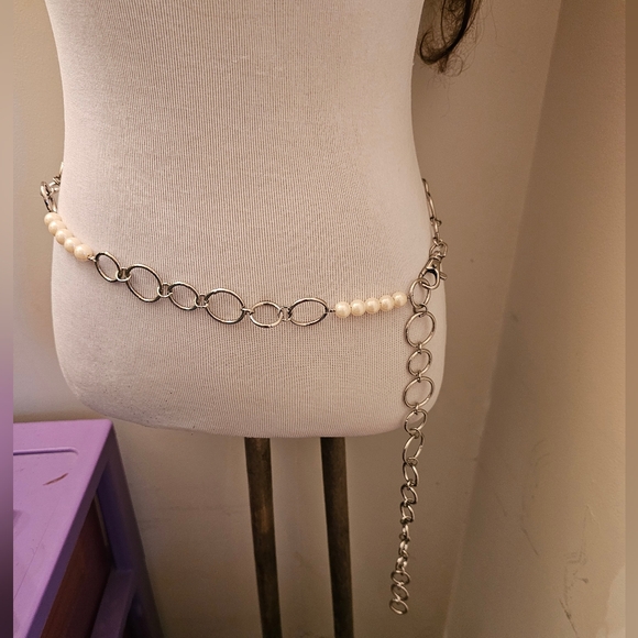 Vintage Silvertone Circles and Faux Pearl Chain Belt - Picture 1 of 4
